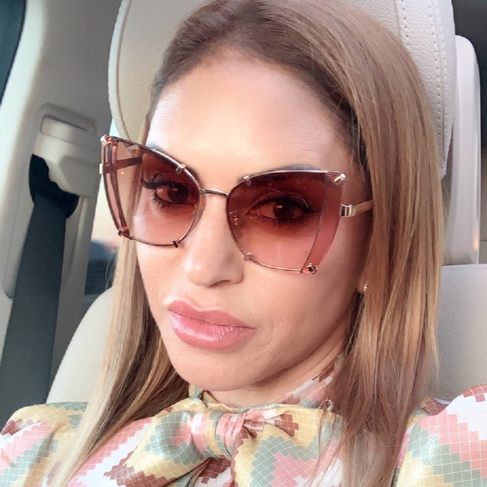 Meet your Posher, Rose